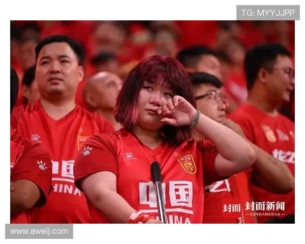 国足客场逆转取胜全场鏖战九十分钟展现顽强拼搏精神