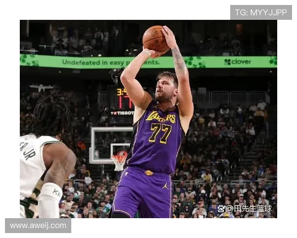 东契奇狂砍73分刷新现役得分纪录独行侠击败太阳终结其11连胜之路